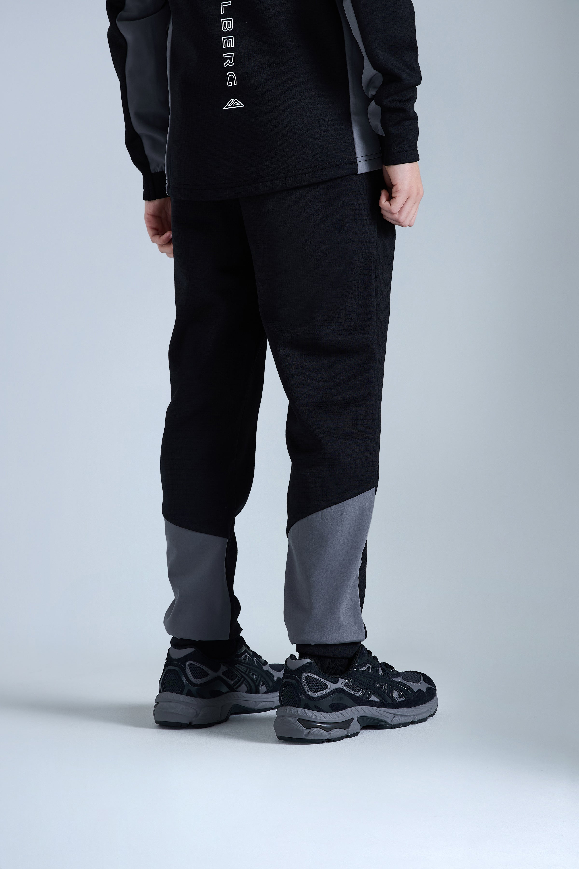 Boys Ice Gridded Fleece Tracksuit - Black/Urban Smoke