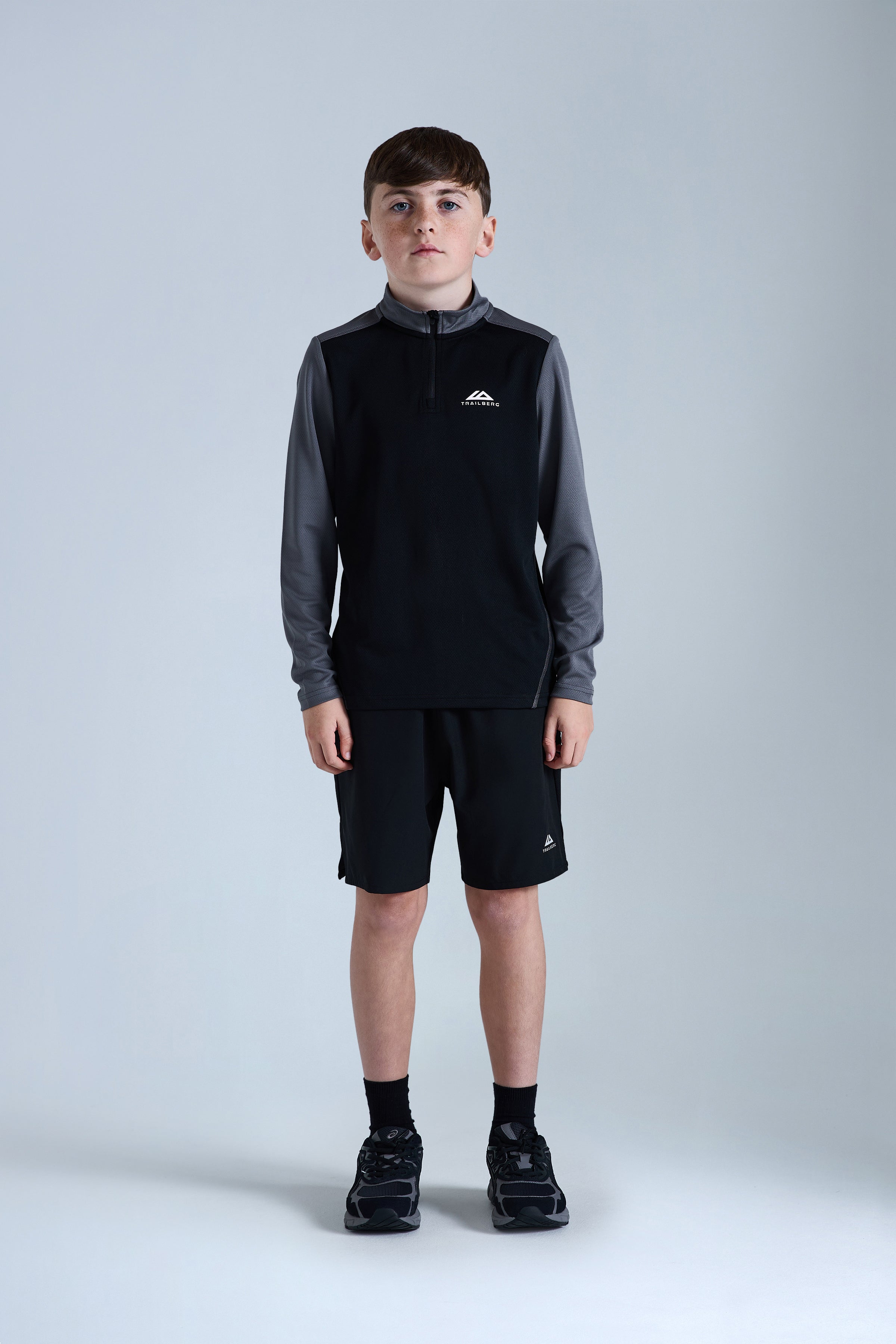 Boys Essentials 1/4 Zip - Black/Urban Smoke