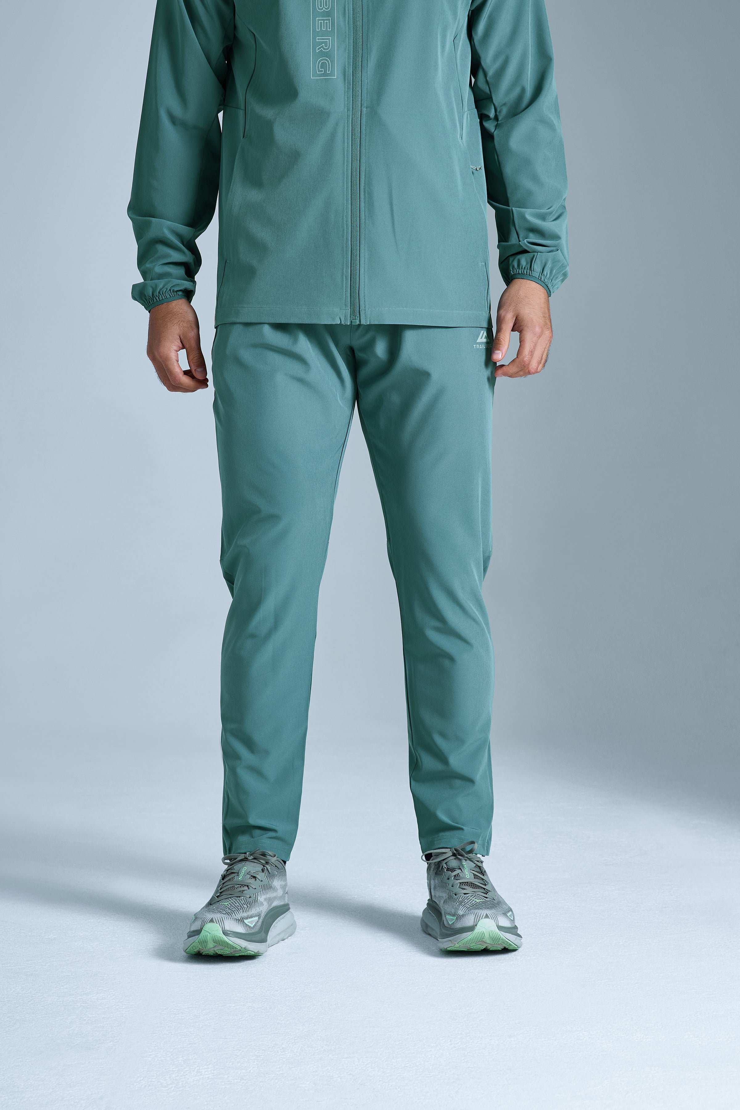 Crest 2.0 Tracksuit - Pine Dust/Aloe Frost