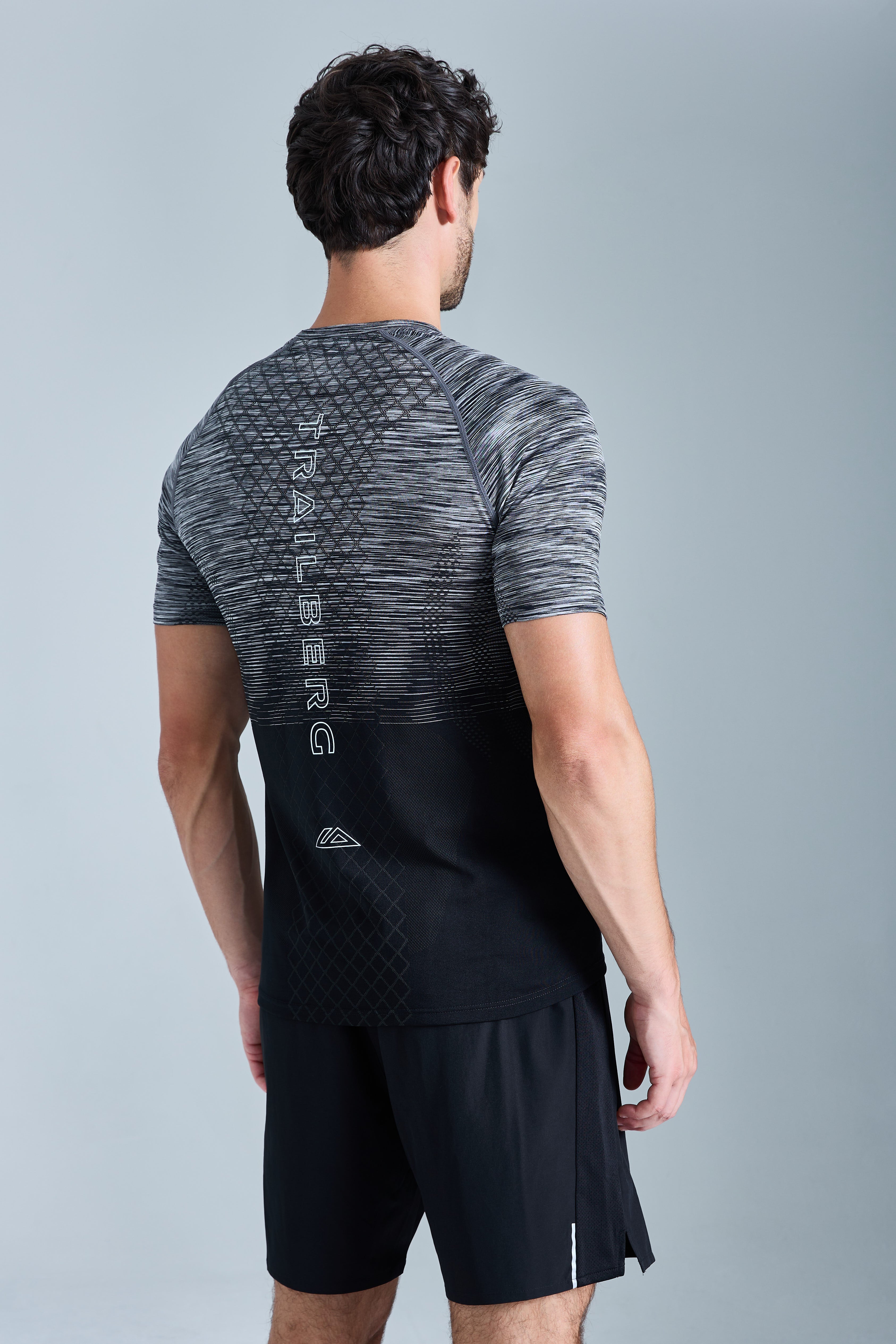 Stride Seamless Tee - Moon Grey/Urban Smoke/Black/White