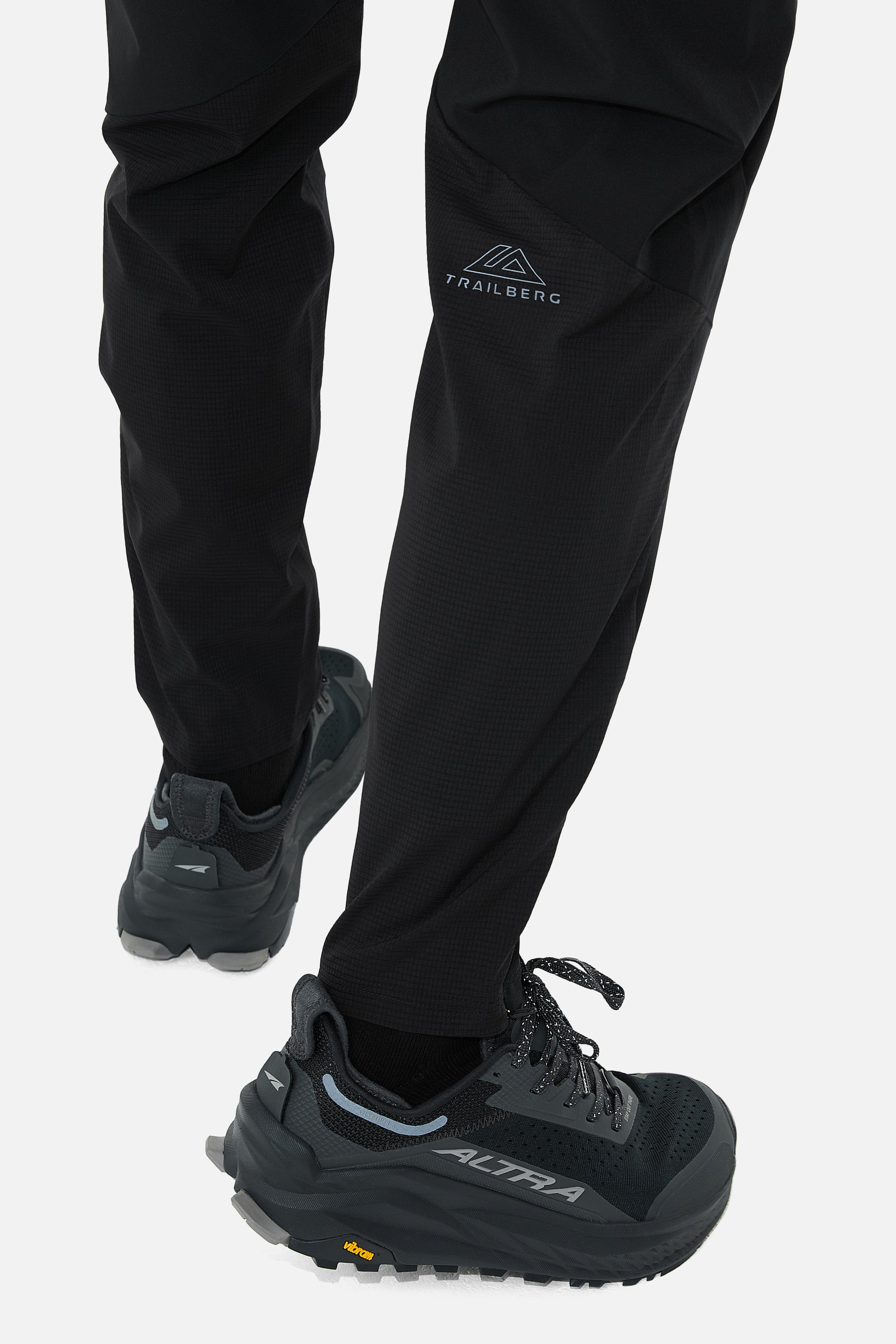Elevate Tracksuit - Black