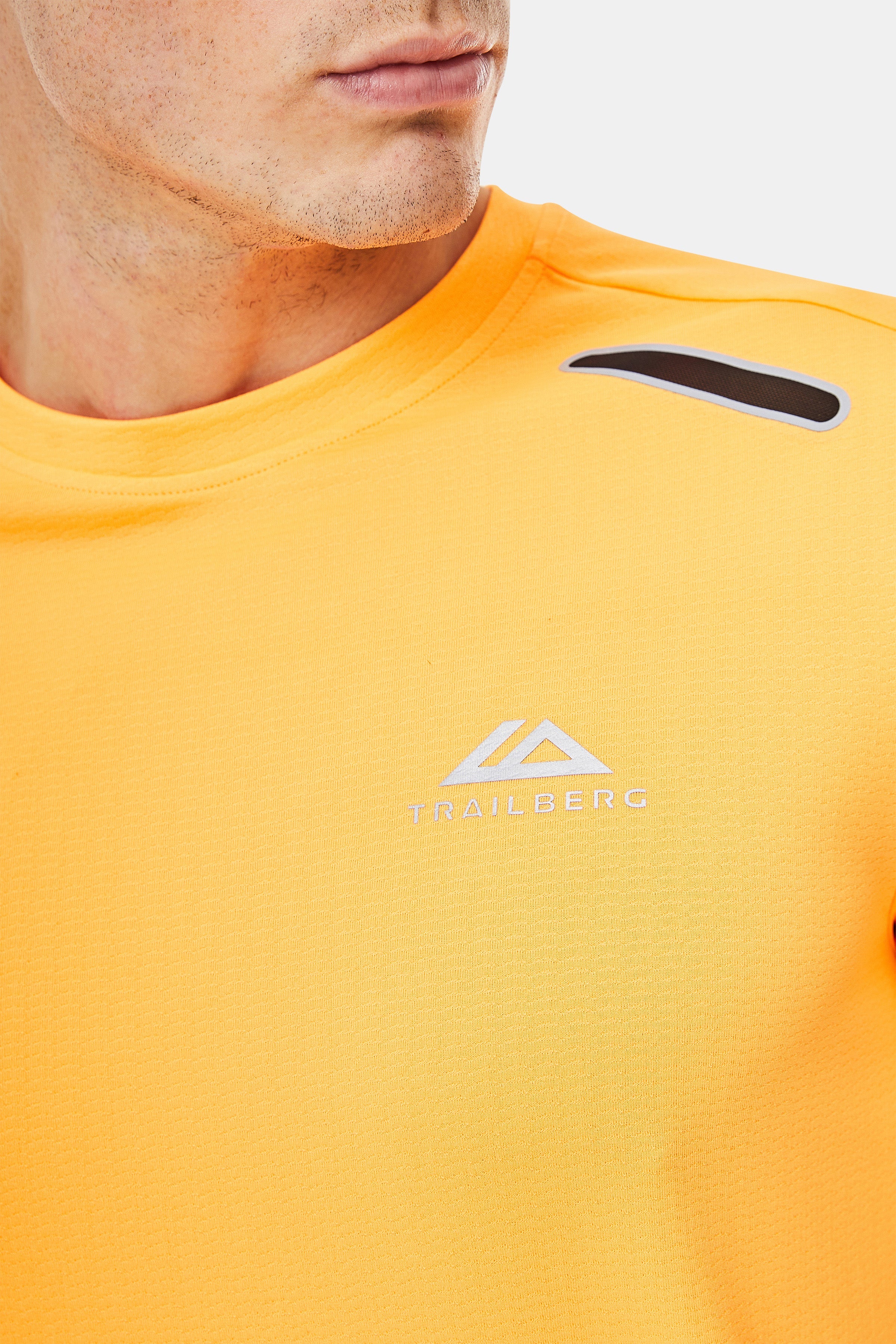 Gotthard Twinset - Vivid Nectarine/Black