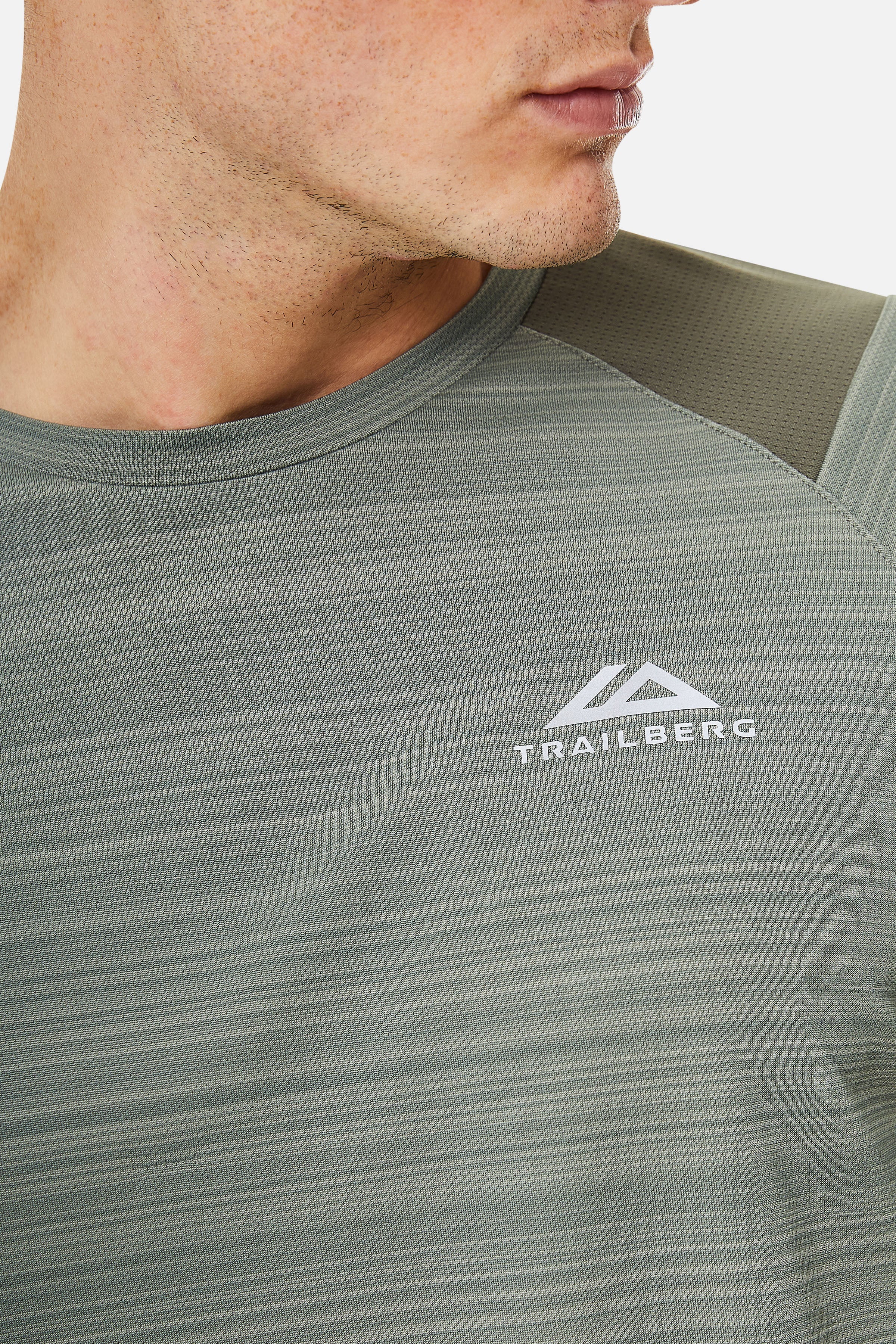 Triathlon SS25 Tee - Pine Dust/Dark Fern