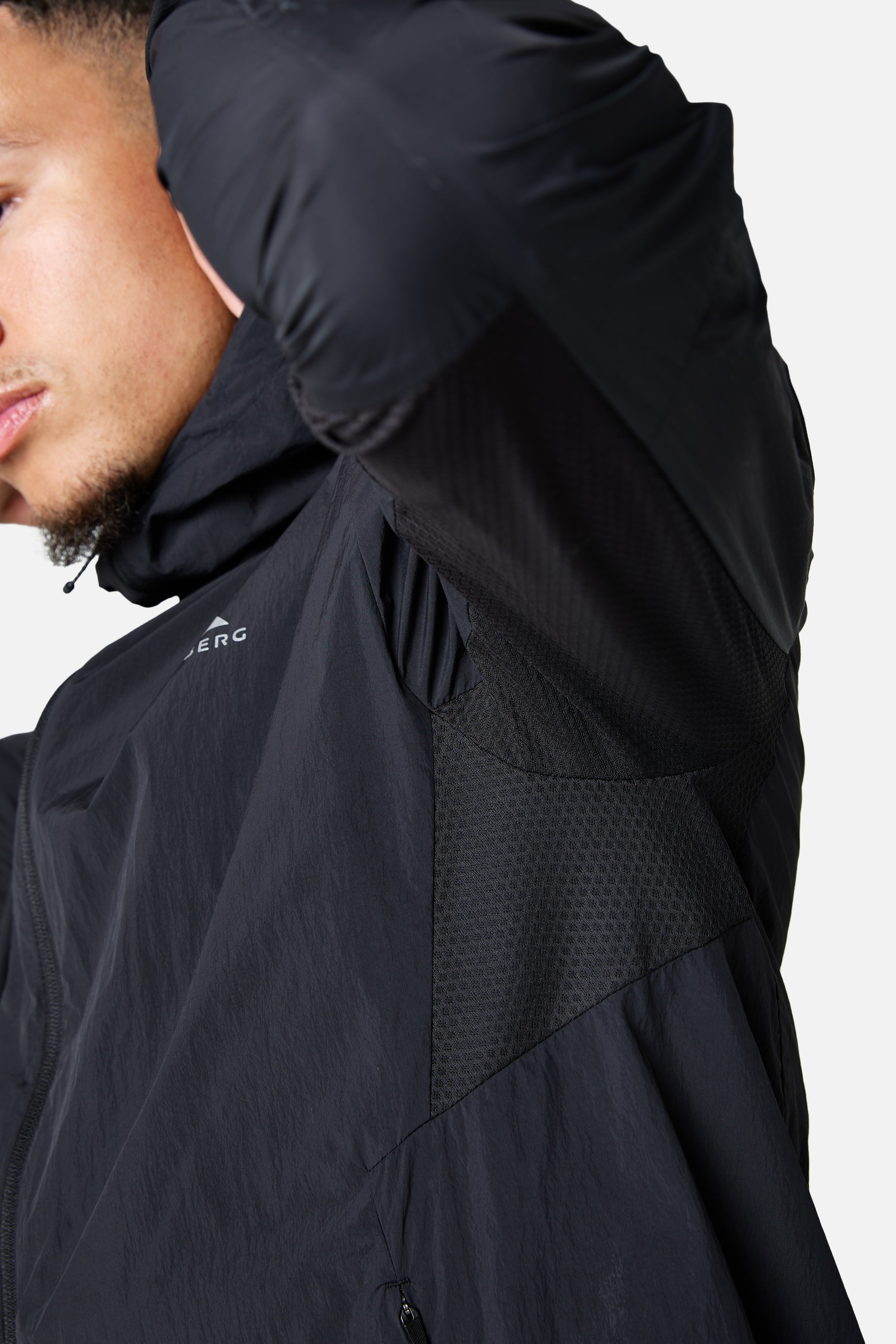 Void Windbreaker - Black