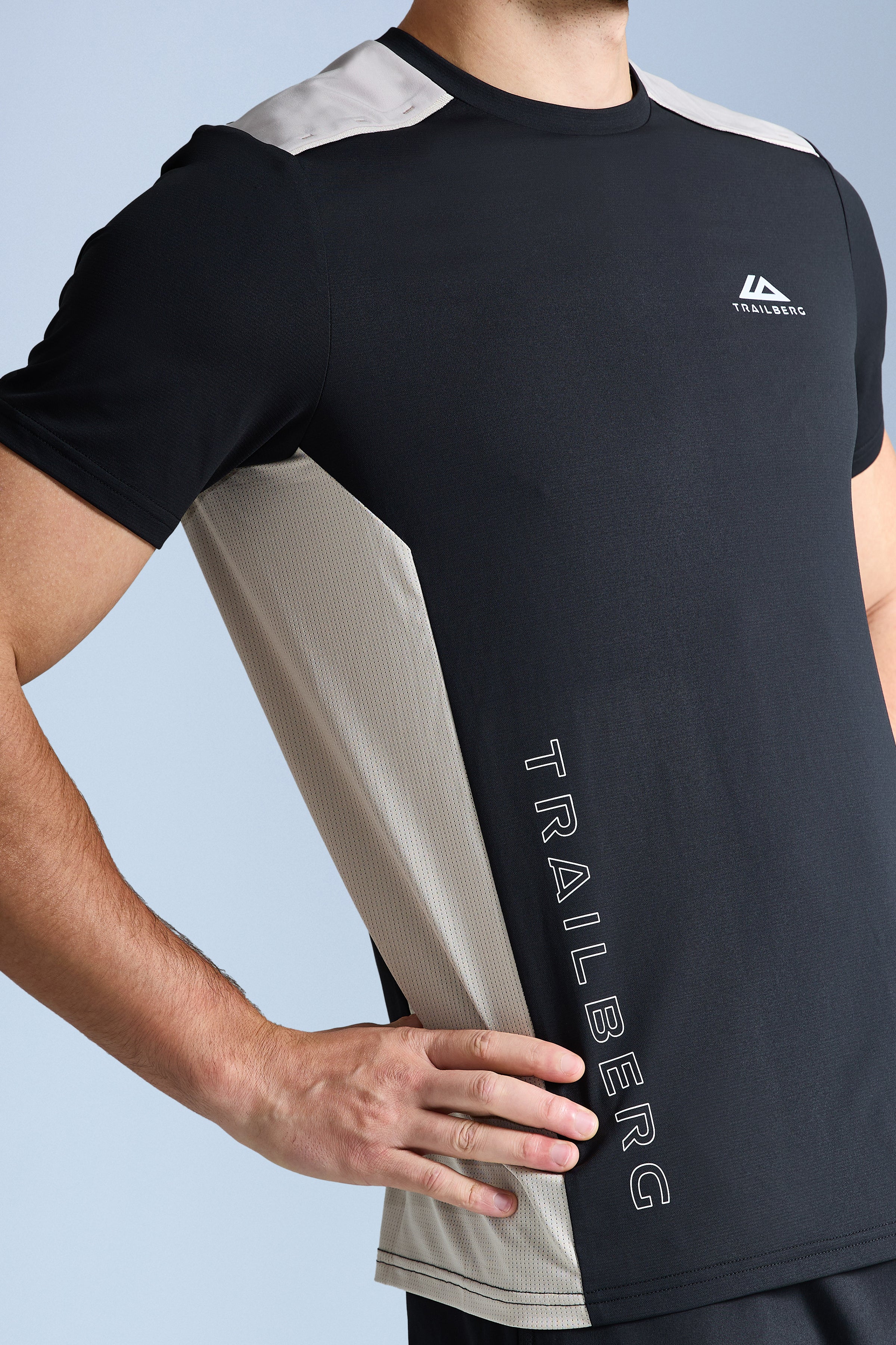 AW25 Triathlon Tee - Black/Pale Taupe/Fossil Brown