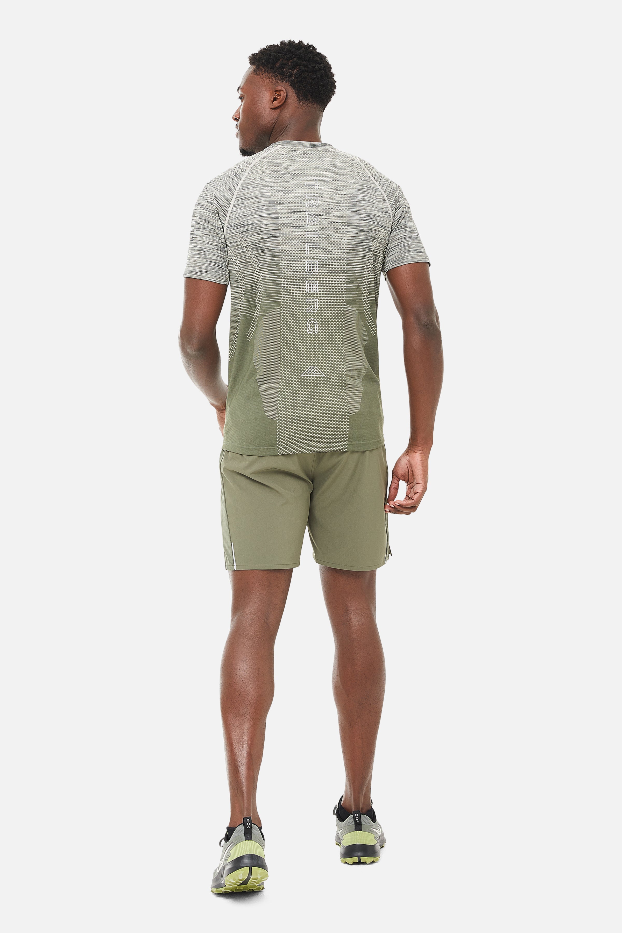 SUMMIT SEAMLESS TEE - KHAKI