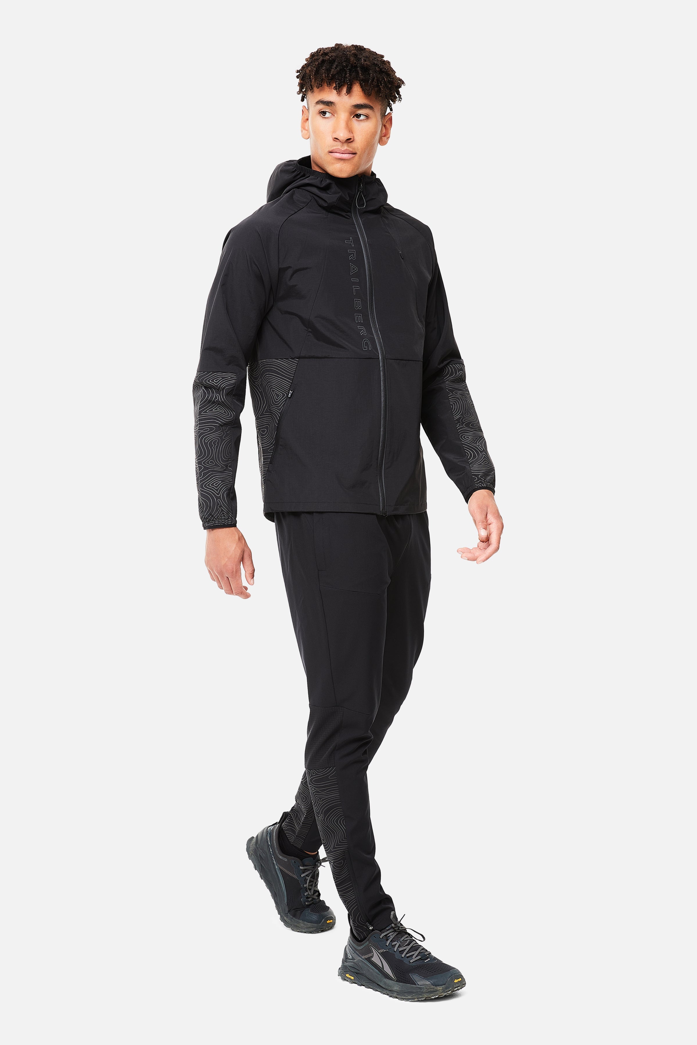 GEO WINDBREAKER - BLACK